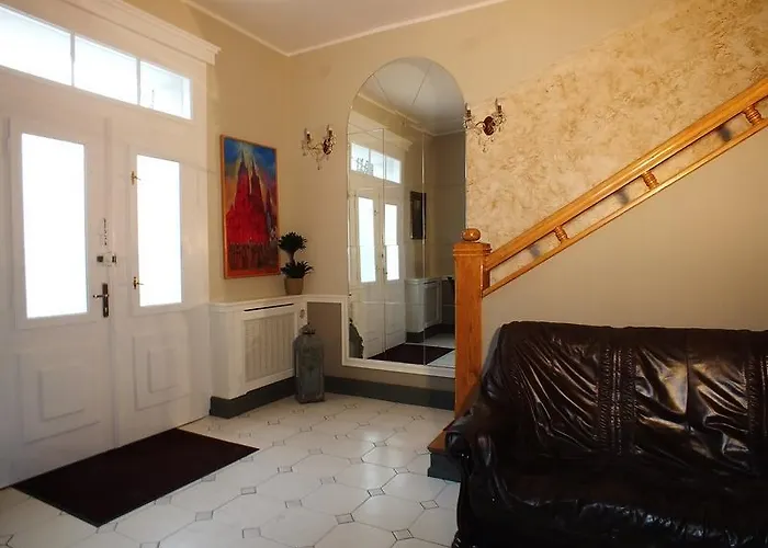 Hotel Dom Pracy Tworczej *