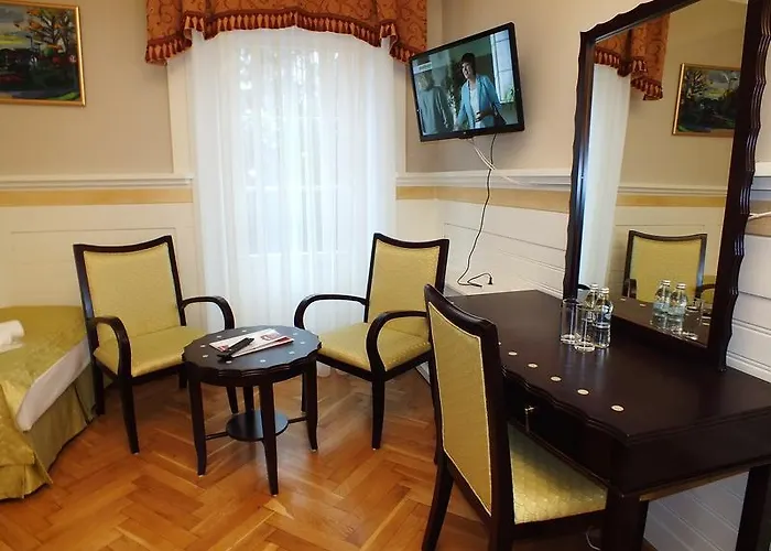 Hotel Dom Pracy Tworczej *