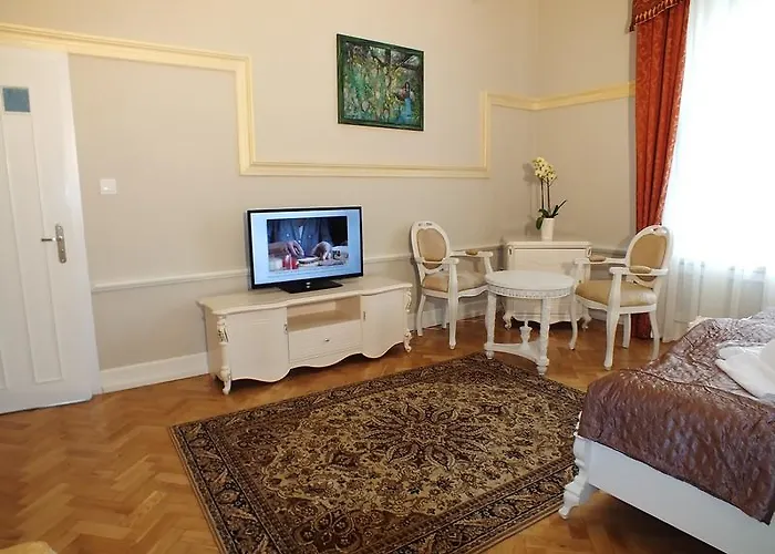 Hotel Dom Pracy Tworczej *